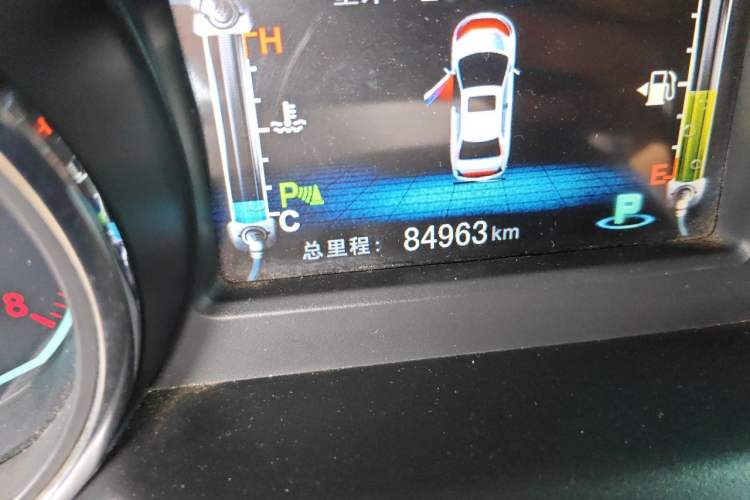 Used BYD G5 2014 1.5TID Automatic Prestige Model Odometer Close Up