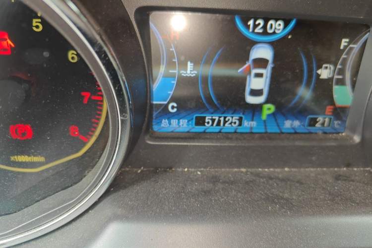 Used BYD G5 2014 1.5TID Automatic Flagship Model Odometer Close Up