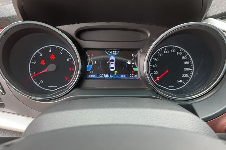 Used BYD G5 2014 1.5TID Automatic Flagship Model Odometer Close Up