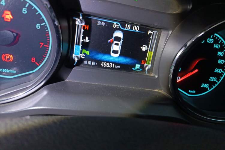 Used BYD G5 2014 1.5TID Automatic Flagship Model Odometer Close Up