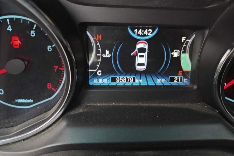 Used BYD G5 2014 1.5TI Manual Flagship Edition Odometer Close Up