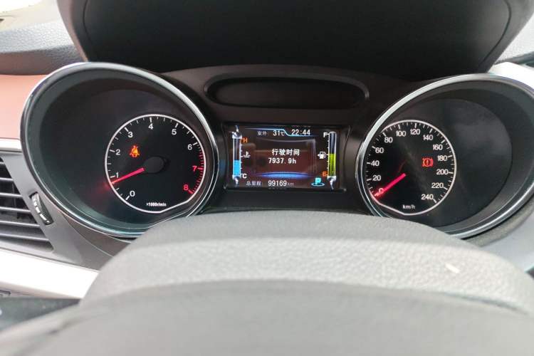 Used BYD G5 2014 1.5TID Automatic Prestige Model Odometer Close Up