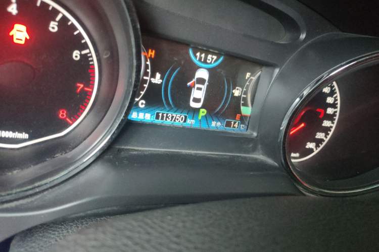 Used BYD G5 2014 1.5TID Automatic Prestige Model Odometer Close Up