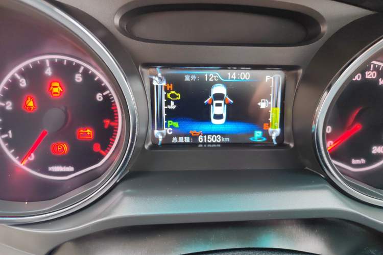 Used BYD G5 2014 1.5TID Automatic Flagship Model Odometer Close Up