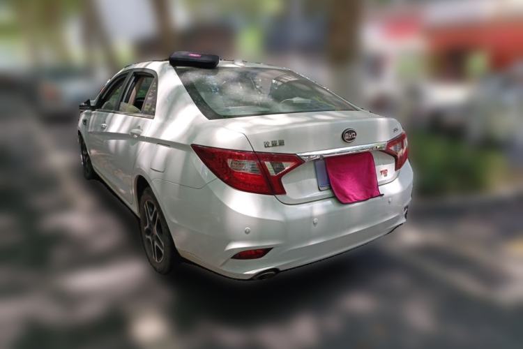 Used BYD G5 2014 1.5TID Automatic Prestige Model Rear Left 45 Deg