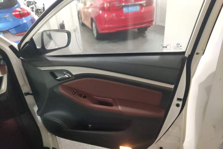 Used BYD G5 2014 1.5TID Automatic Prestige Model Right Front Door Interior