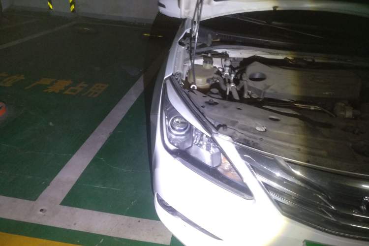 Used BYD G5 2014 1.5TID Automatic Prestige Model Right Front Headlight