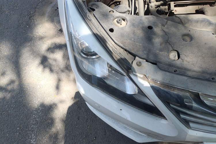 Used BYD G5 2014 1.5TID Automatic Flagship Model Right Front Headlight