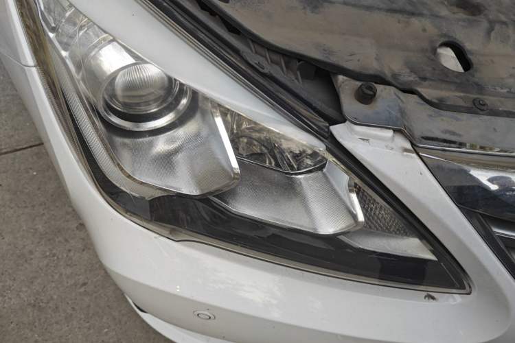 Used BYD G5 2014 1.5TI Manual Flagship Edition Right Front Headlight