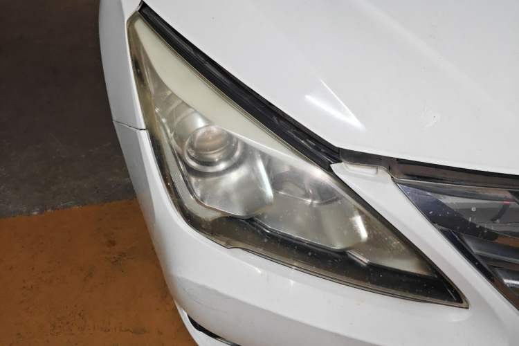 Used BYD G5 2014 1.5TI Manual Luxury Edition Right Front Headlight
