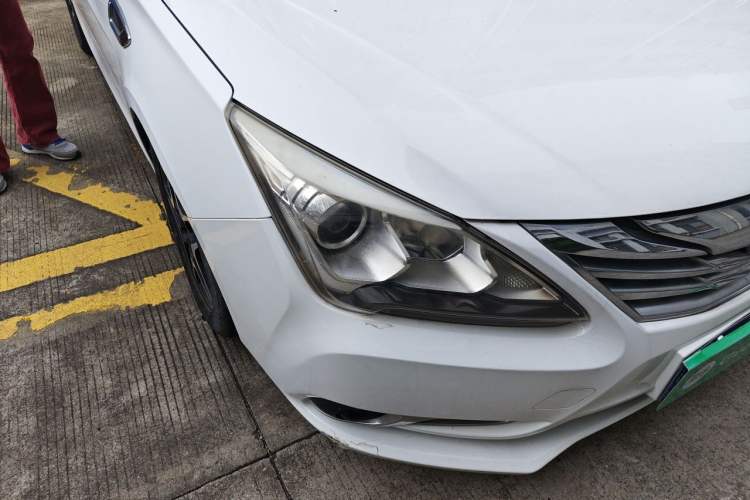 Used BYD G5 2014 1.5TID Automatic Prestige Model Right Front Headlight