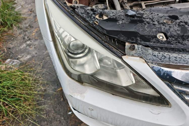 Used BYD G5 2014 1.5TID Automatic Flagship Model Right Front Headlight