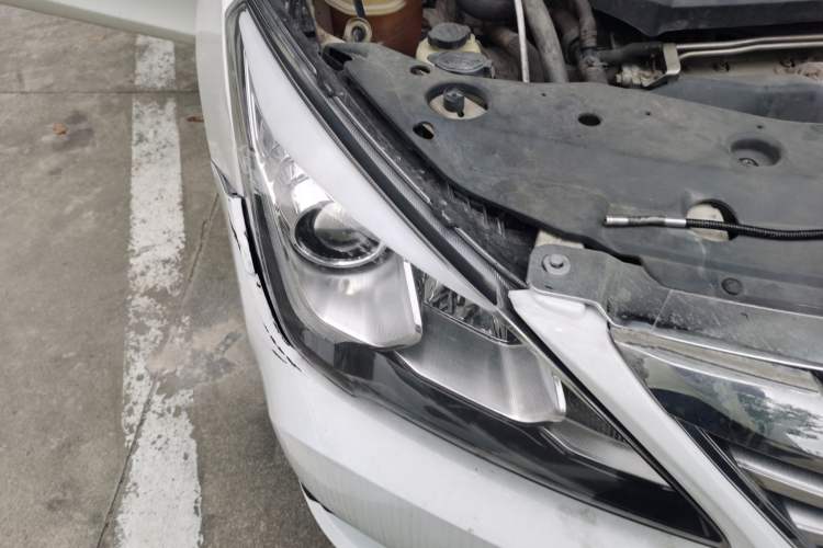Used BYD G5 2014 1.5TID Automatic Prestige Model Right Front Headlight
