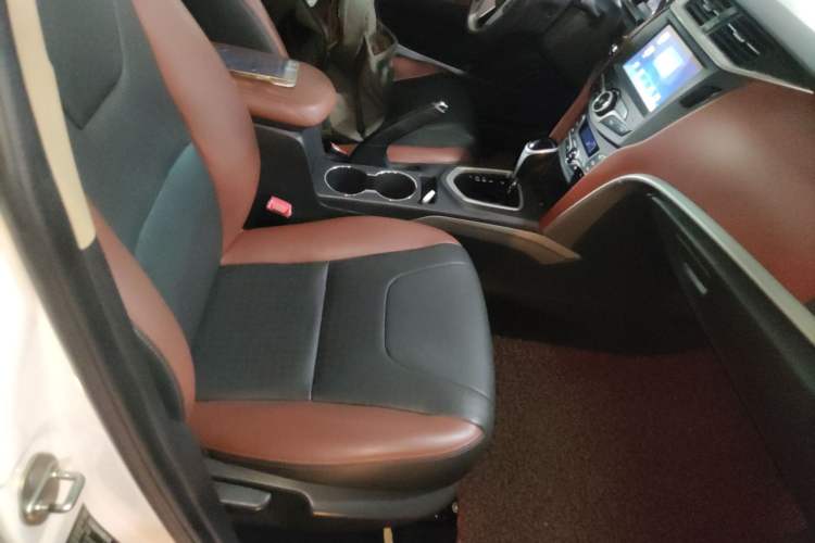 Used BYD G5 2014 1.5TID Automatic Prestige Model Right Front Seat