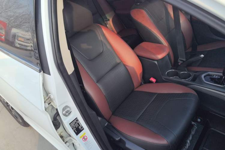 Used BYD G5 2014 1.5TID Automatic Prestige Model Right Front Seat