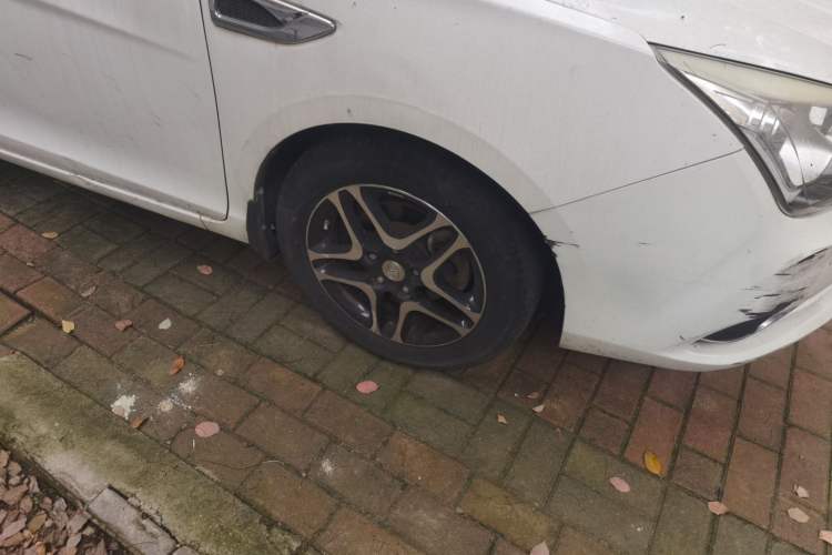 Used BYD G5 2014 1.5TID Automatic Flagship Model Right Front Wheel Hub