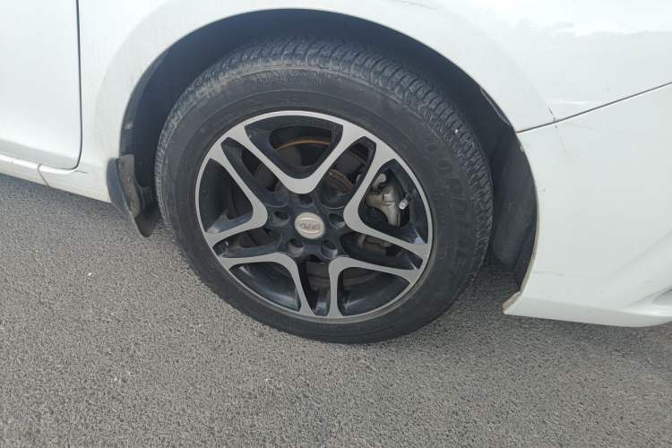 Used BYD G5 2014 1.5TID Automatic Luxury Version Right Front Wheel Hub