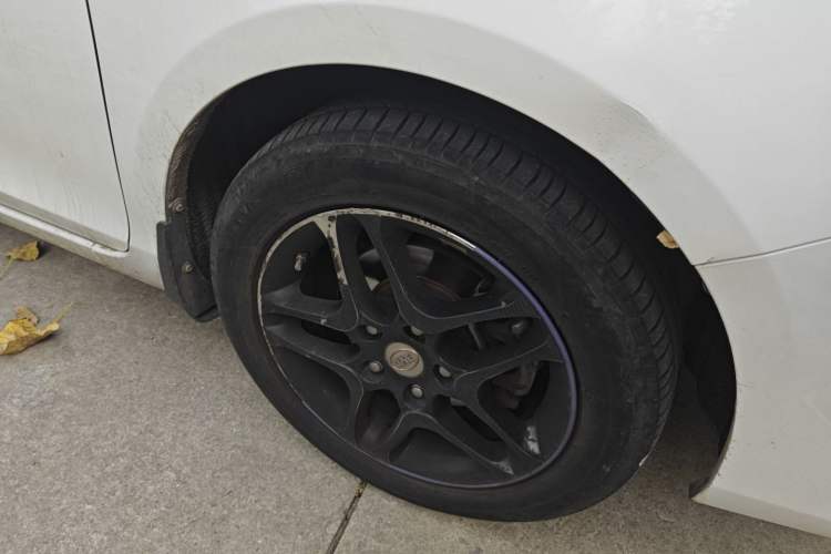 Used BYD G5 2014 1.5TI Manual Flagship Edition Right Front Wheel Hub