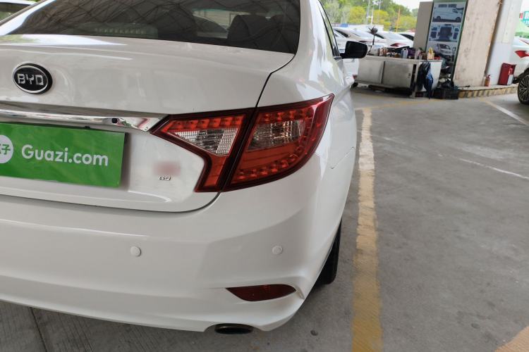 Used BYD G5 2014 1.5TID Automatic Prestige Model Right Rear Taillight