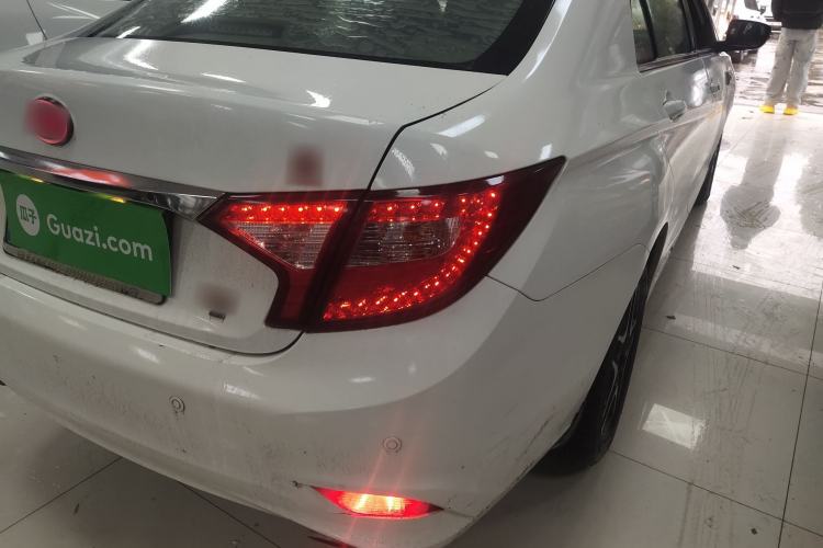 Used BYD G5 2014 1.5TID Automatic Flagship Model Right Rear Taillight