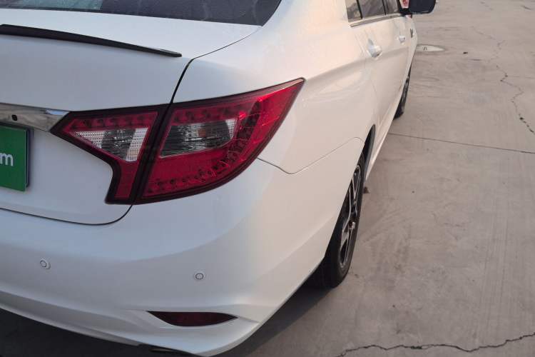 Used BYD G5 2014 1.5TID Automatic Prestige Model Right Rear Taillight