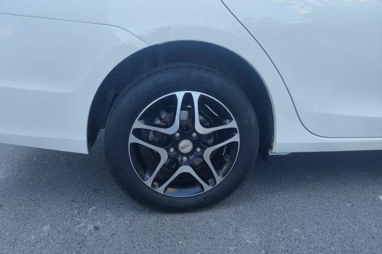 Used BYD G5 2014 1.5TID Automatic Prestige Model Right Rear Wheel Hub