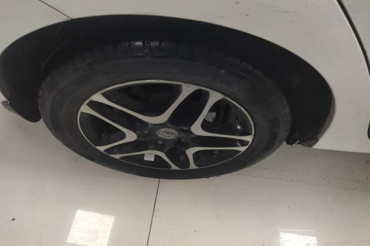 Used BYD G5 2014 1.5TID Automatic Flagship Model Right Rear Wheel Hub