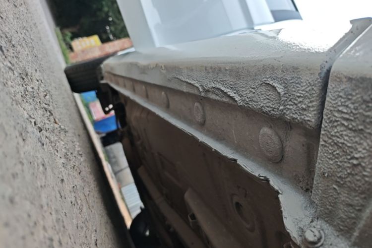 Used BYD G5 2014 1.5TID Automatic Prestige Model Right Side Sill