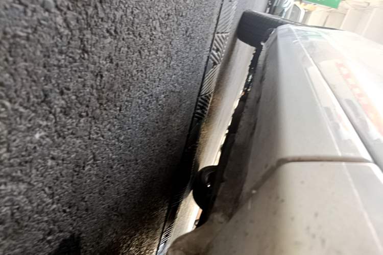Used BYD G5 2014 1.5TID Automatic Prestige Model Right Side Sill