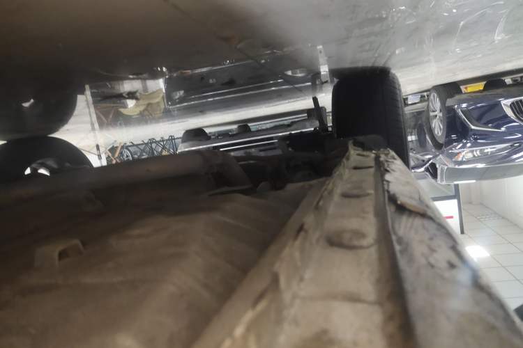 Used BYD G5 2014 1.5TID Automatic Flagship Model Right Side Sill