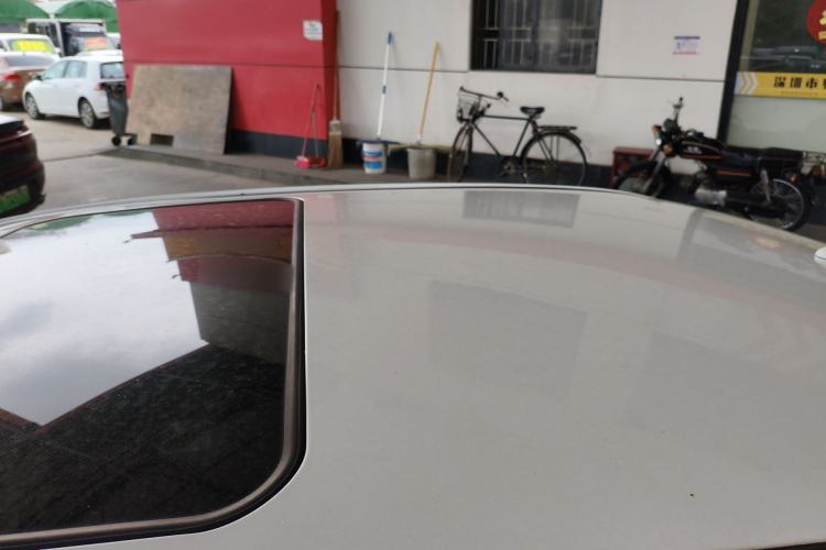 Used BYD G5 2014 1.5TID Automatic Prestige Model Roof