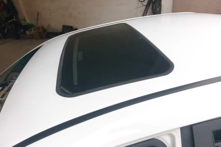 Used BYD G5 2014 1.5TID Automatic Prestige Model Roof