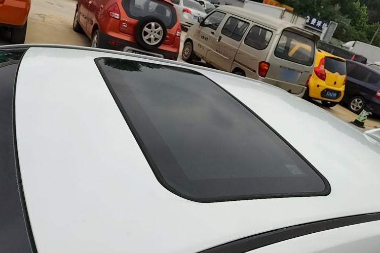 Used BYD G5 2014 1.5TID Automatic Prestige Model Roof