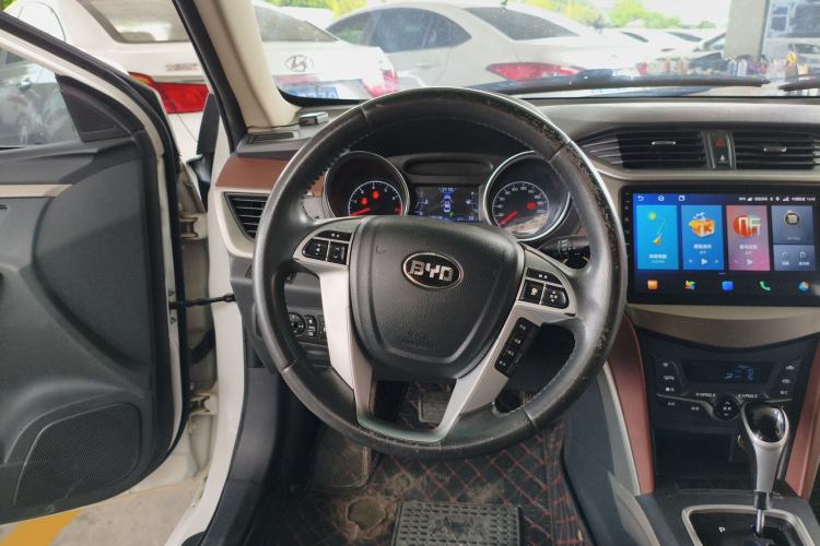 Used BYD G5 2014 1.5TID Automatic Prestige Model Steering Wheel