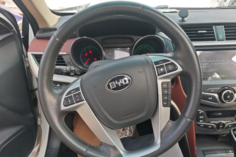 Used BYD G5 2014 1.5TID Automatic Prestige Model Steering Wheel