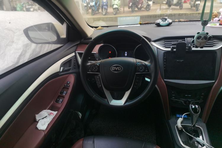 Used BYD G5 2014 1.5TID Automatic Flagship Model Steering Wheel