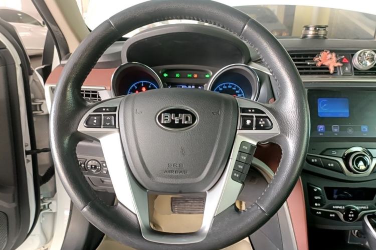 Used BYD G5 2014 1.5TID Automatic Prestige Model Steering Wheel