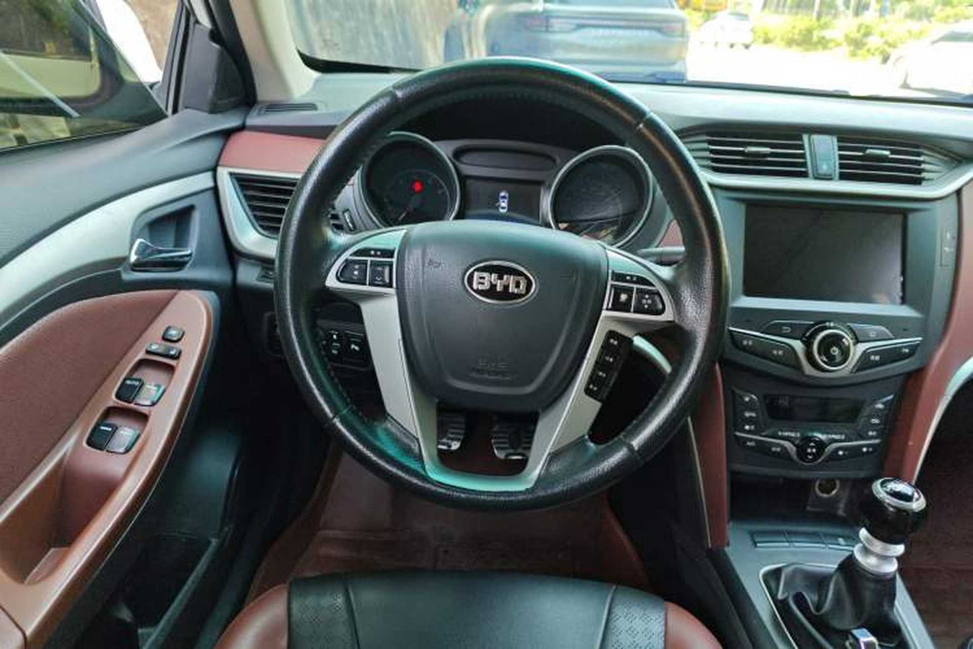 Used BYD G5 2014 1.5TI Manual Luxury Edition Steering Wheel