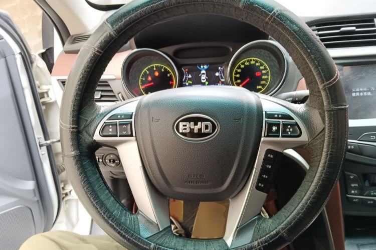 Used BYD G5 2014 1.5TID Automatic Prestige Model Steering Wheel