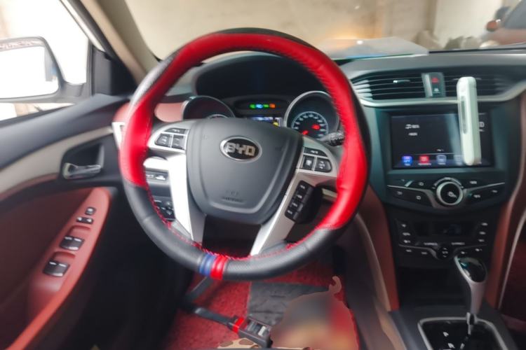 Used BYD G5 2014 1.5TID Automatic Prestige Model Steering Wheel