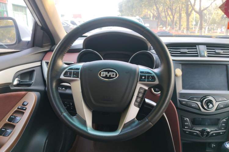 Used BYD G5 2014 1.5TI Manual Luxury Edition Steering Wheel
