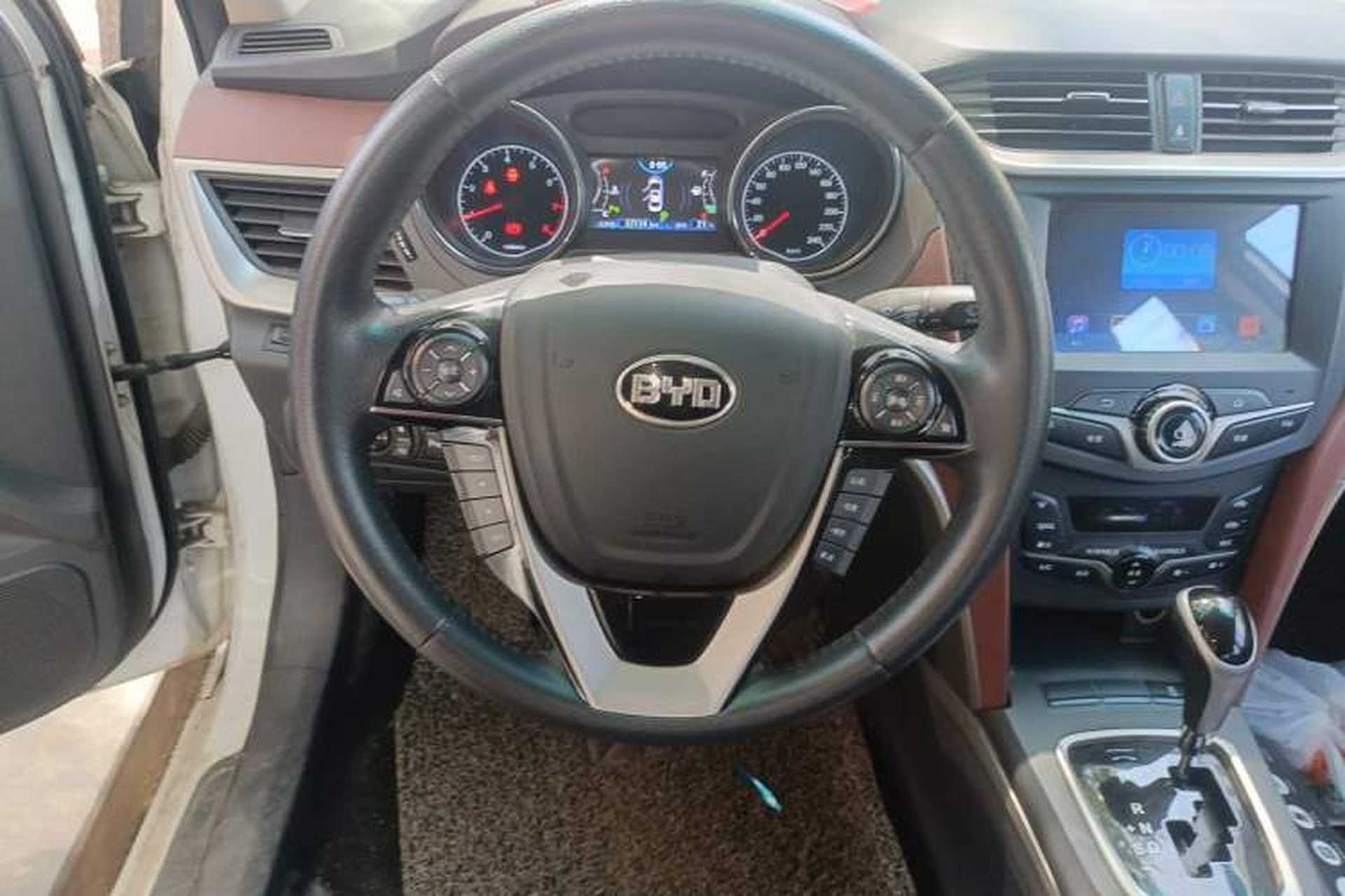 Used BYD G5 2014 1.5TID Automatic Flagship Model Steering Wheel