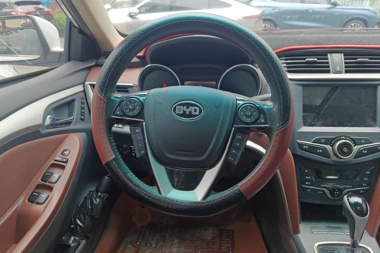 Used BYD G5 2014 1.5TID Automatic Flagship Model Steering Wheel