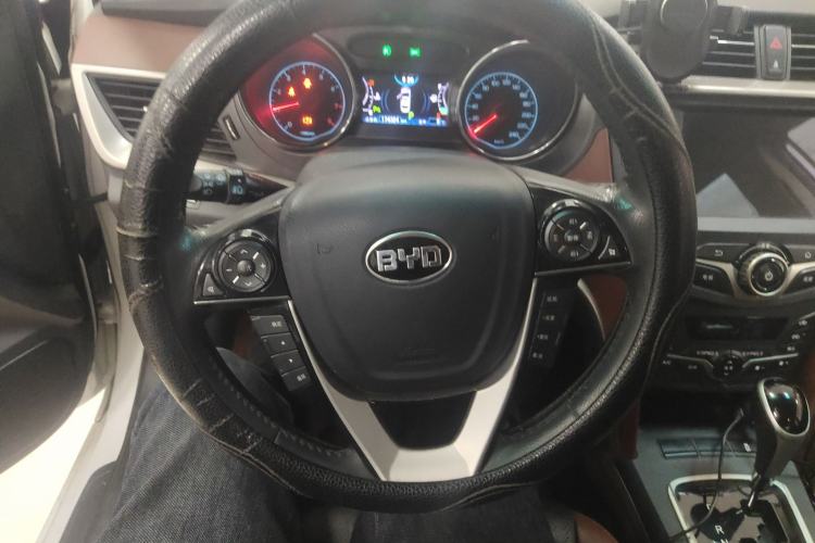 Used BYD G5 2014 1.5TID Automatic Flagship Model Steering Wheel