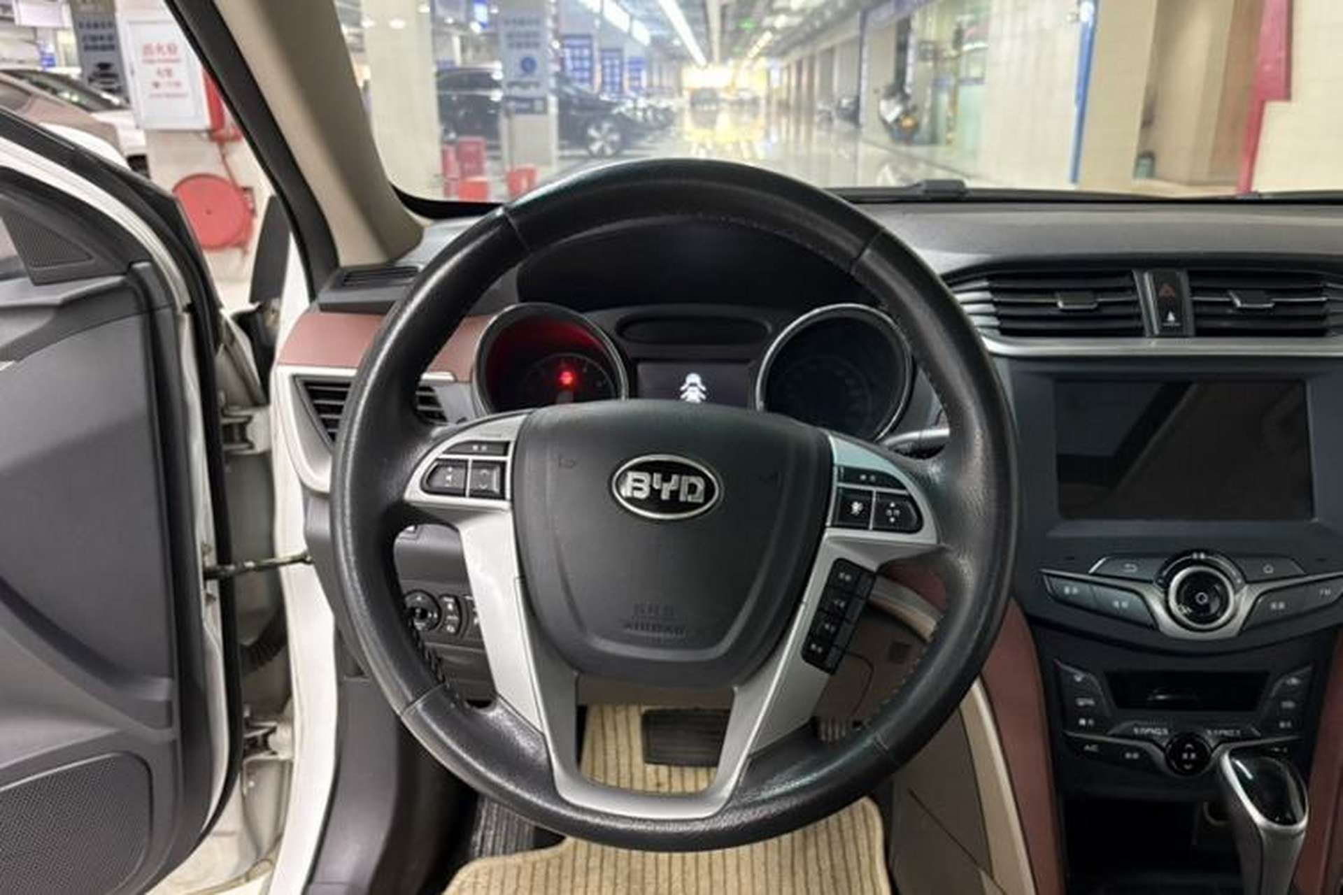 Used BYD G5 2014 1.5TID Automatic Prestige Model Steering Wheel
