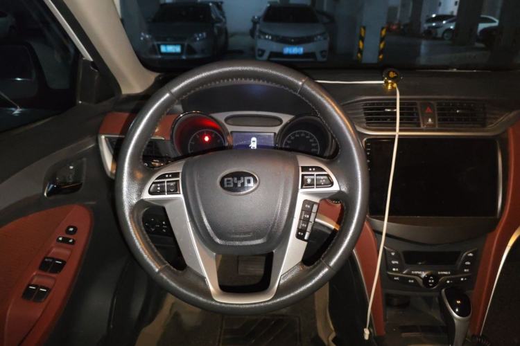Used BYD G5 2014 1.5TID Automatic Prestige Model Steering Wheel