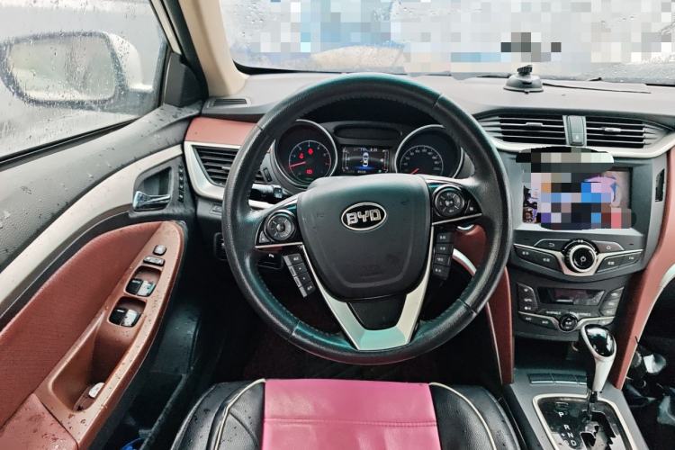 Used BYD G5 2014 1.5TID Automatic Flagship Model Steering Wheel