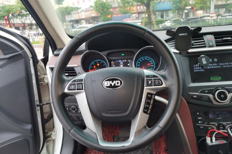 Used BYD G5 2014 1.5TID Automatic Prestige Model Steering Wheel