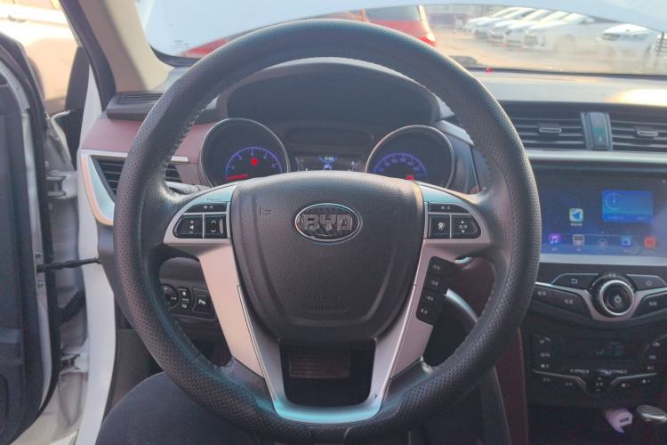 Used BYD G5 2014 1.5TID Automatic Prestige Model Steering Wheel