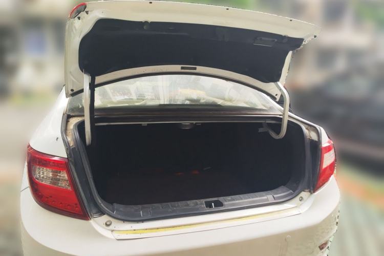Used BYD G5 2014 1.5TID Automatic Flagship Model Trunk
